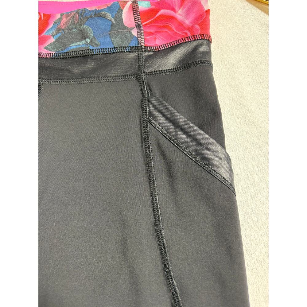 Lululemon Chase Me Crop II Secret Garden Black Leggings Size 6 - Picture 12 of 12